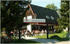 Burrenhof mit Biergarten